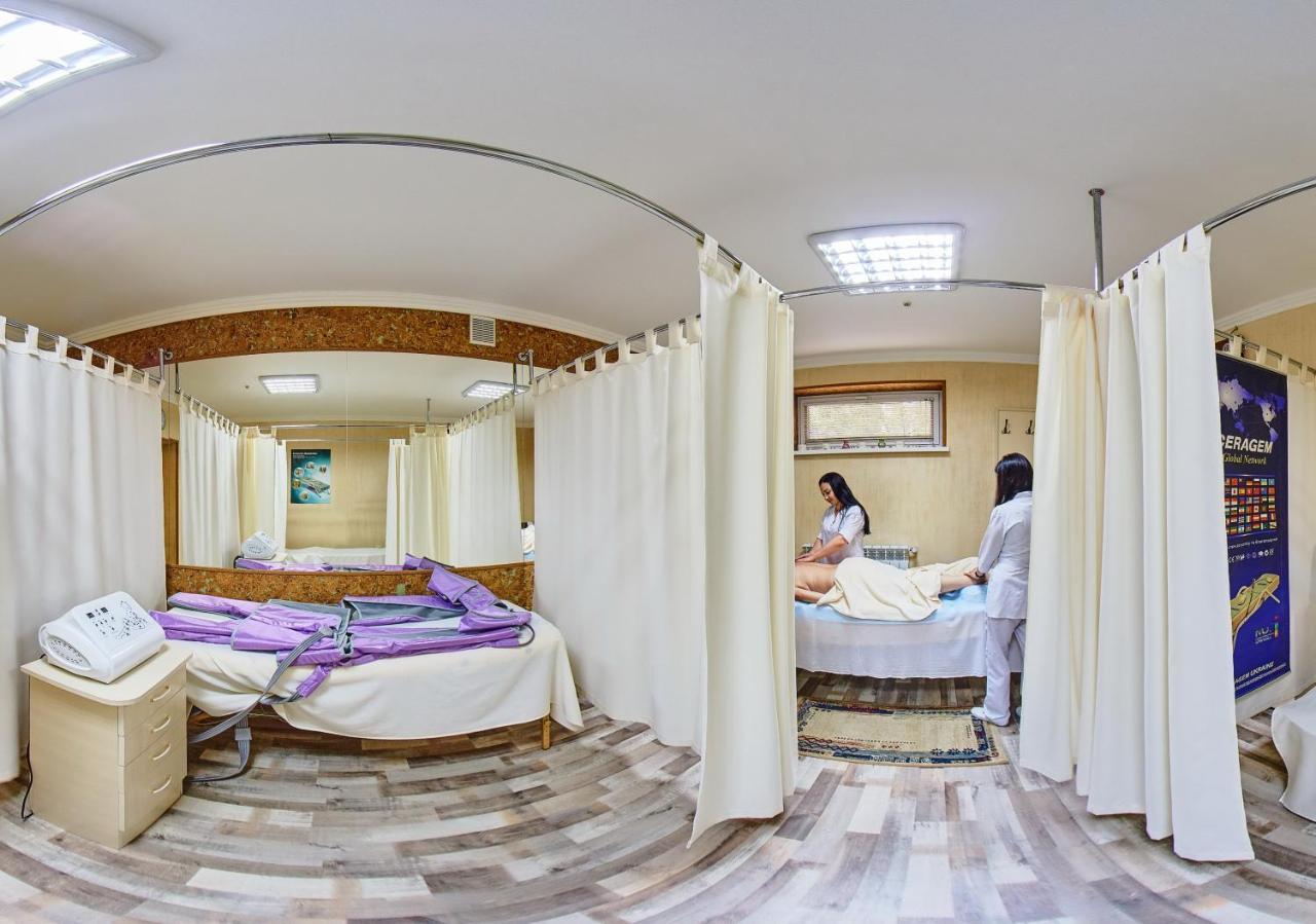 Hermes Resort Hotel With Medical Treatment トラスコヴェッツ エクステリア 写真